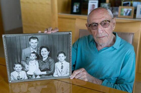 how many holocaust survivors live in florida